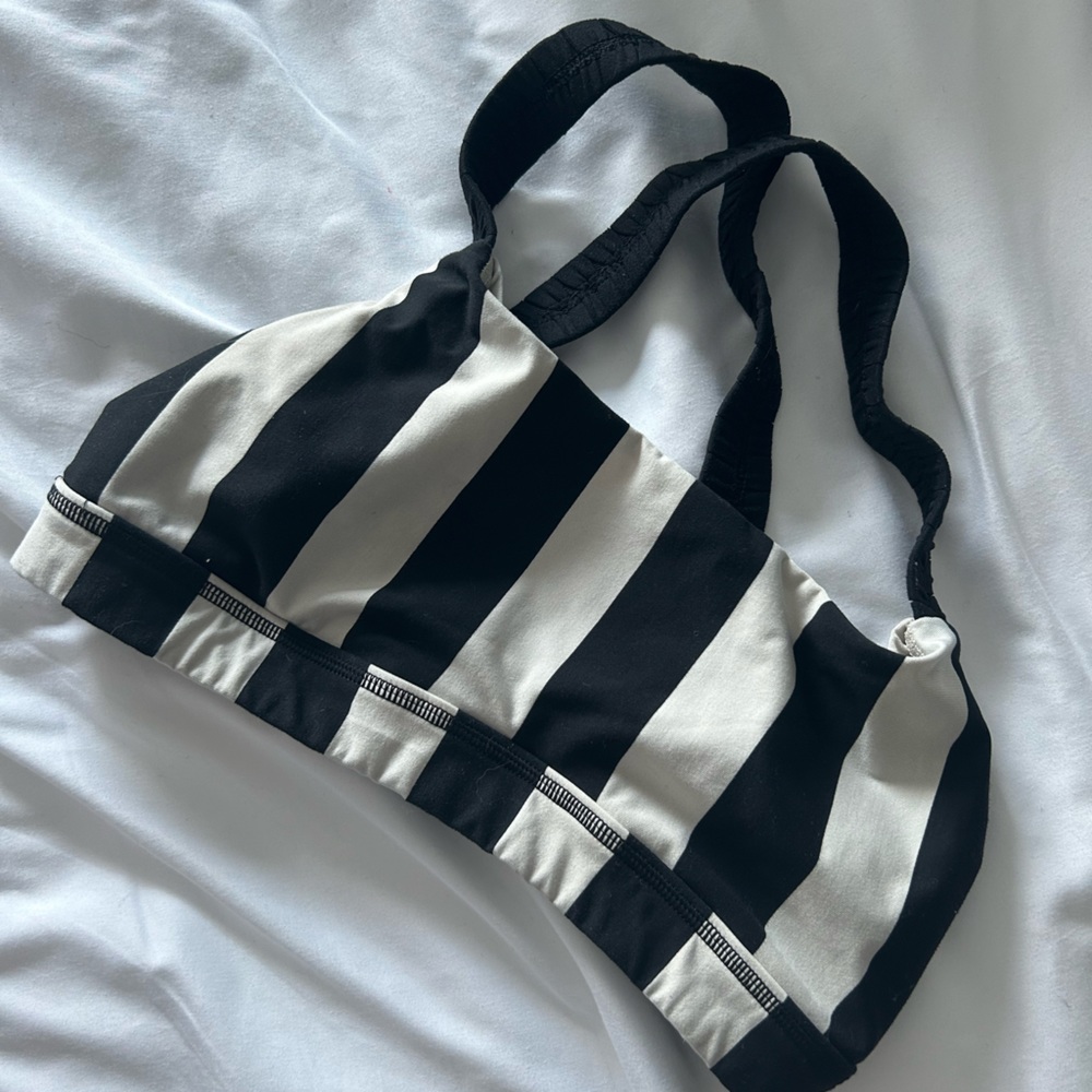 Lululemon Sports Bra - size 6